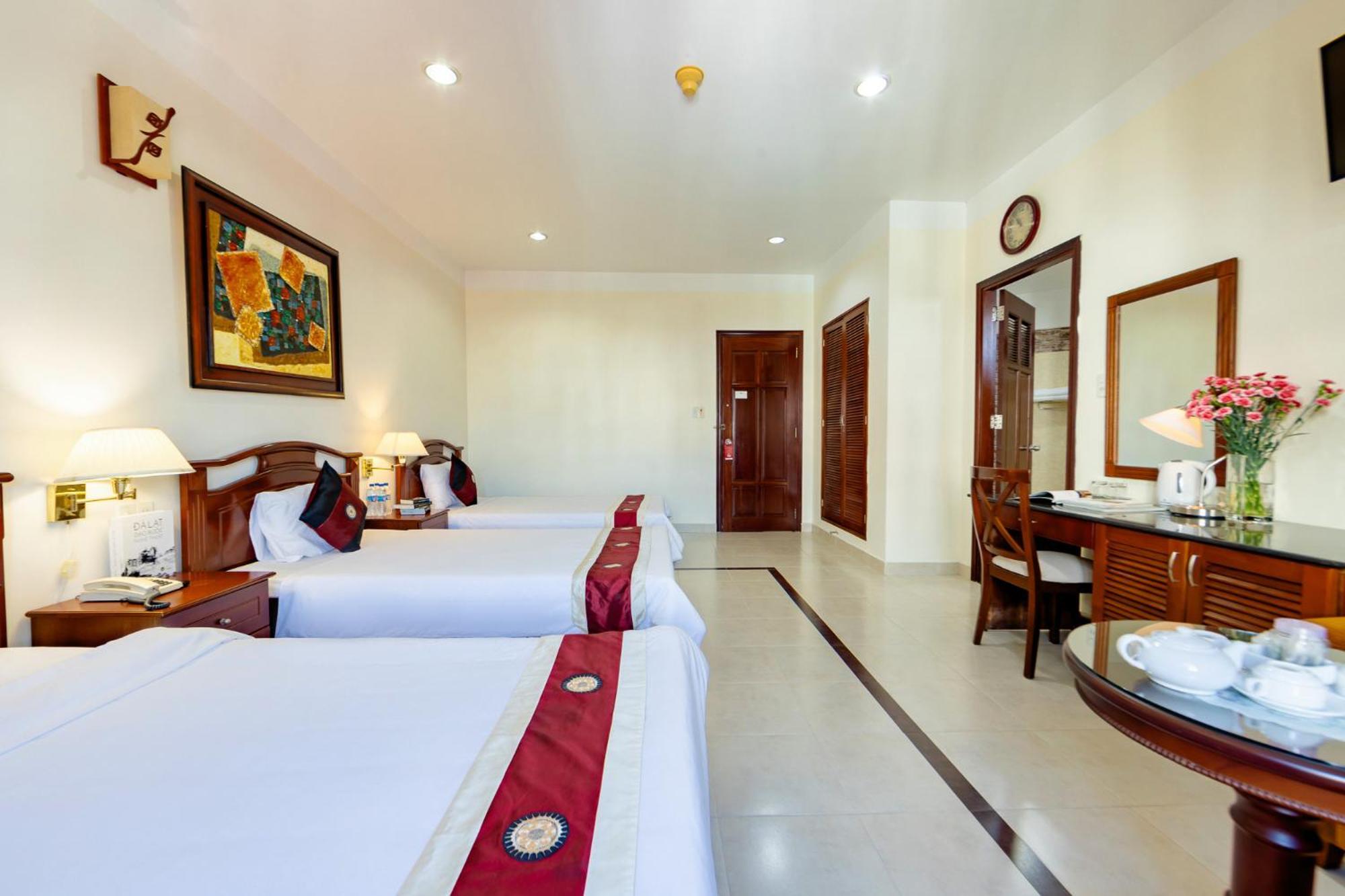 Hung Phong Hotel - Near Dalat Night Market Exterior photo