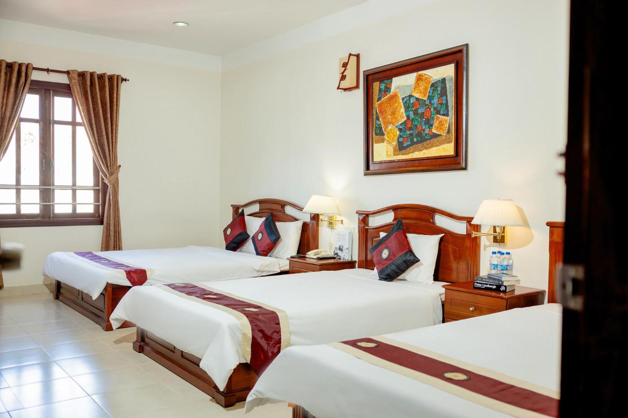 Hung Phong Hotel - Near Dalat Night Market Exterior photo